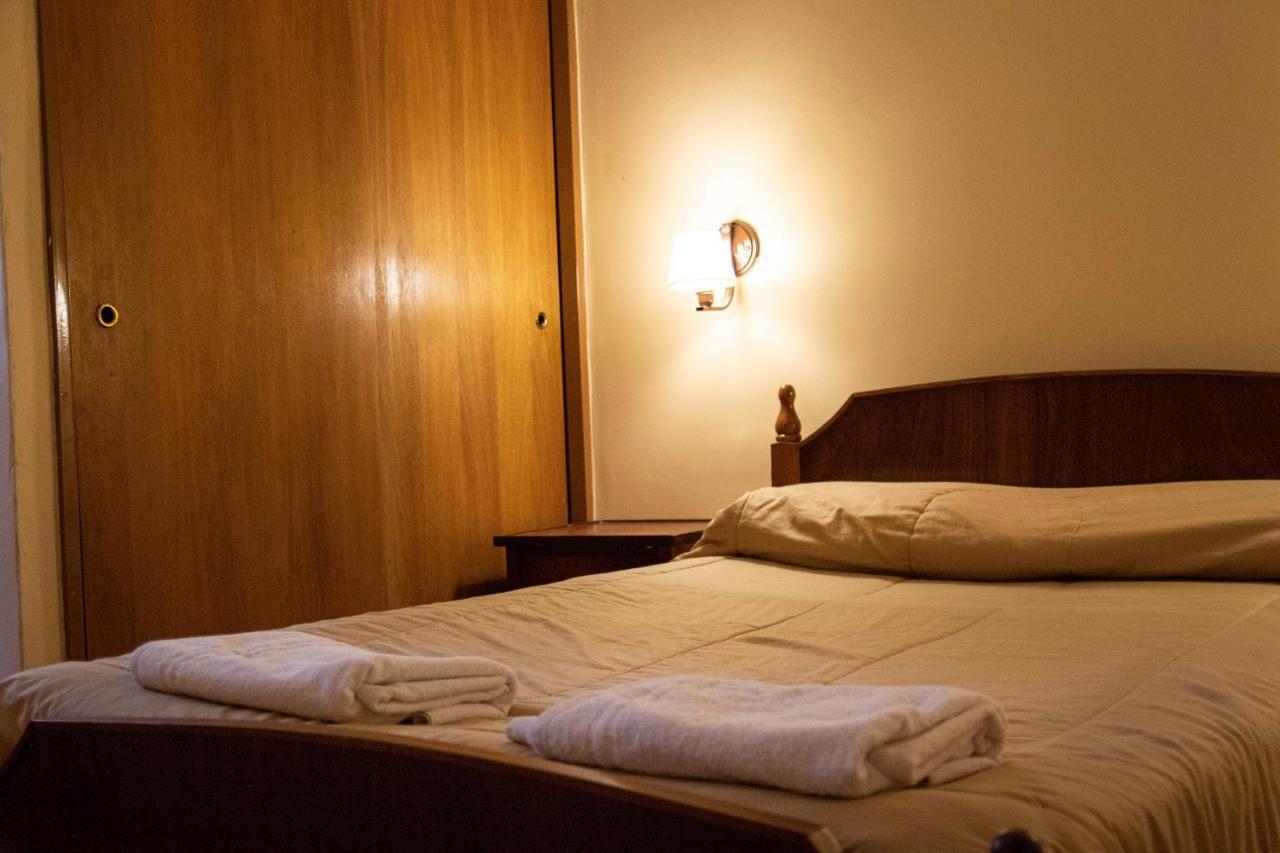 Hotel Provincia เตรเลว ภายนอก รูปภาพ