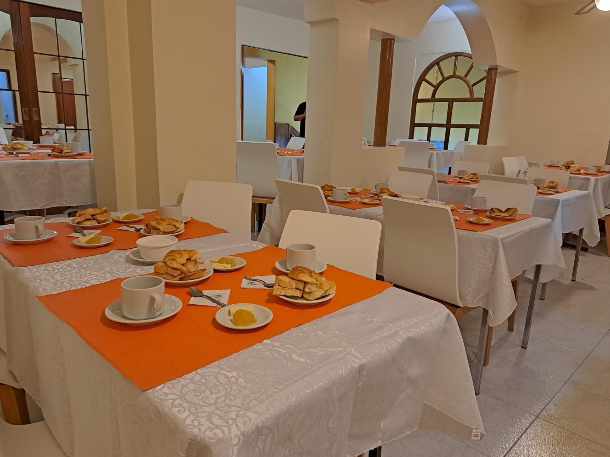 Hotel Provincia เตรเลว ภายนอก รูปภาพ